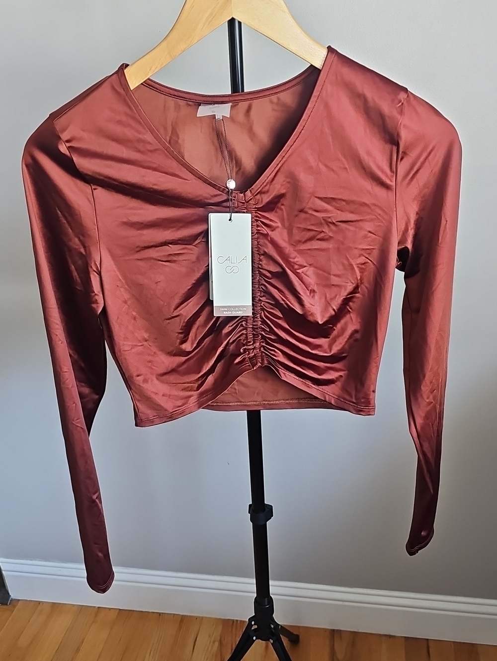 CALIA by Carrie Underwood Rust Long-Sleeve Ruched V-Neck Crop Top
